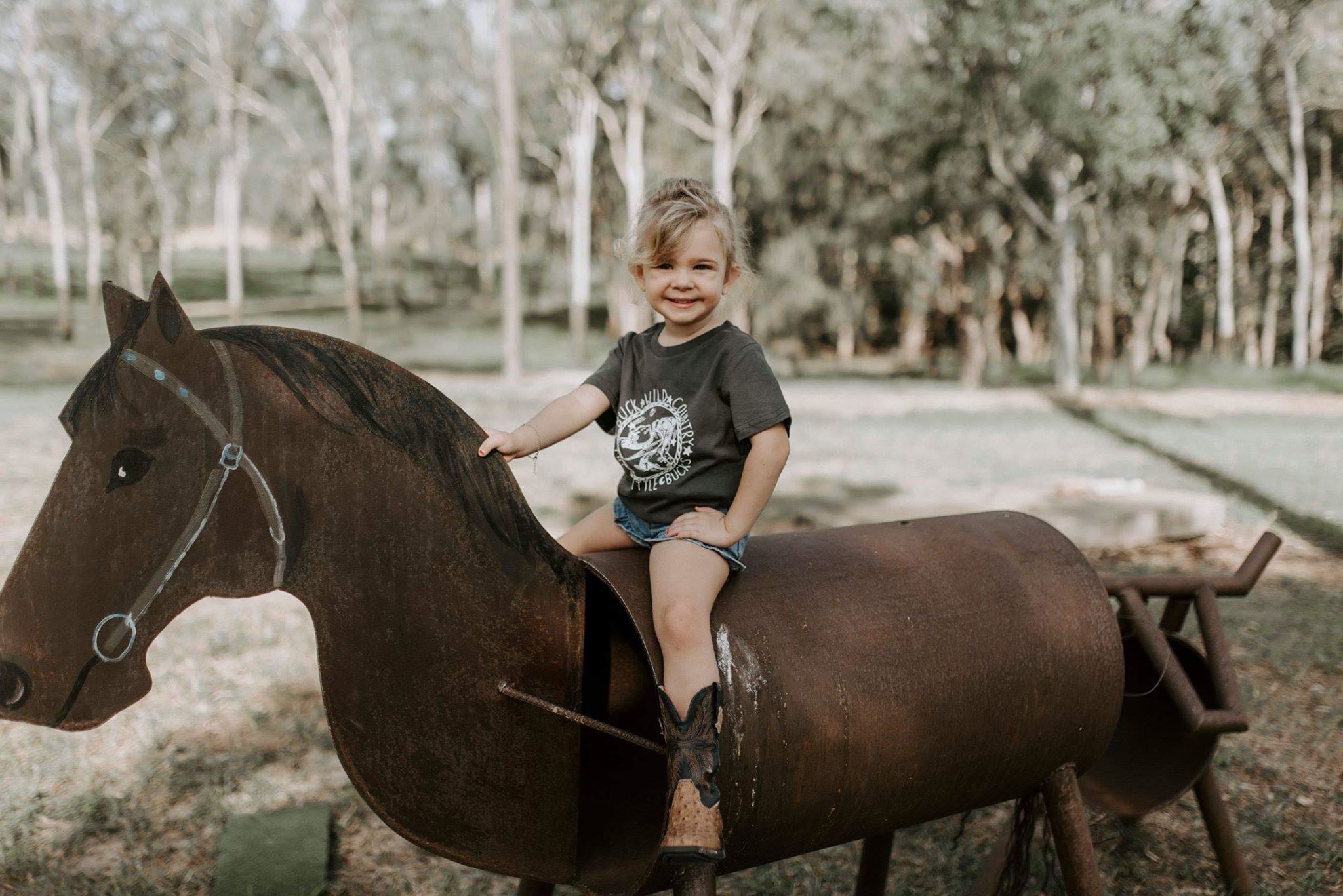 WANDERING LITTLE BUCK COAL TEE