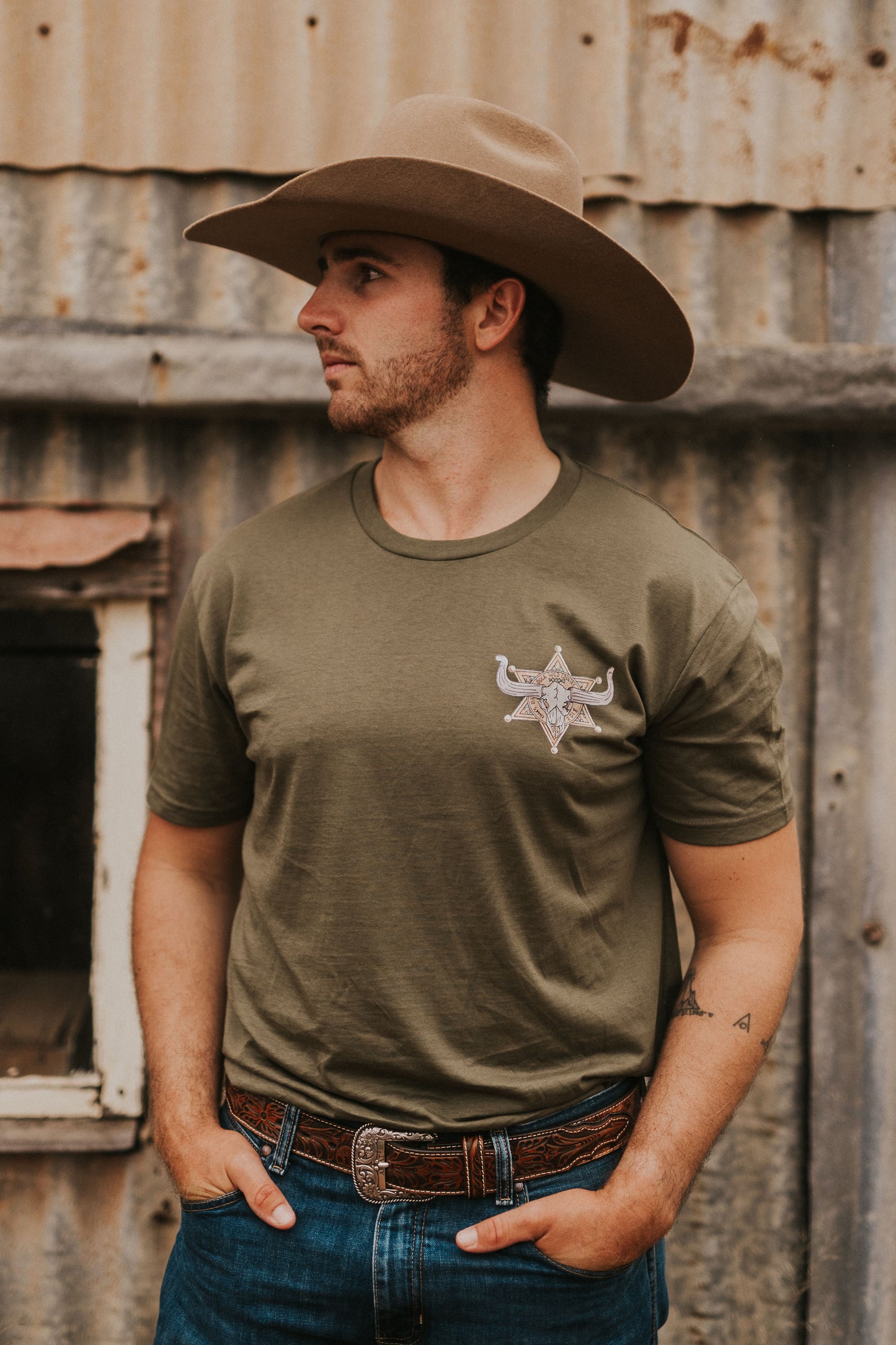 SHOOTOUT SHEILD T-SHIRT - KHAKI