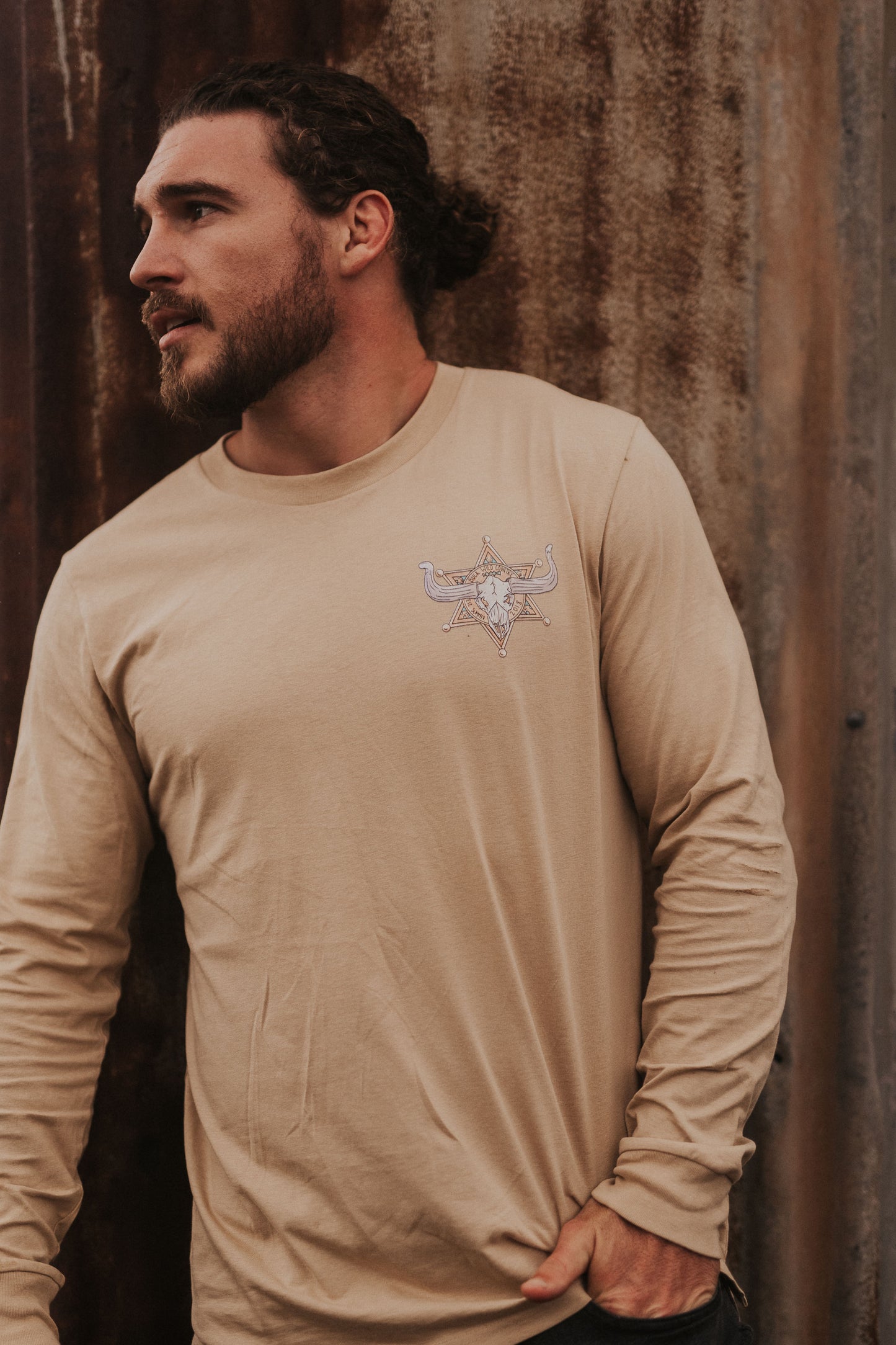 SHOOTOUT SHEILD LONG SLEEVE T-SHIRT - TAN