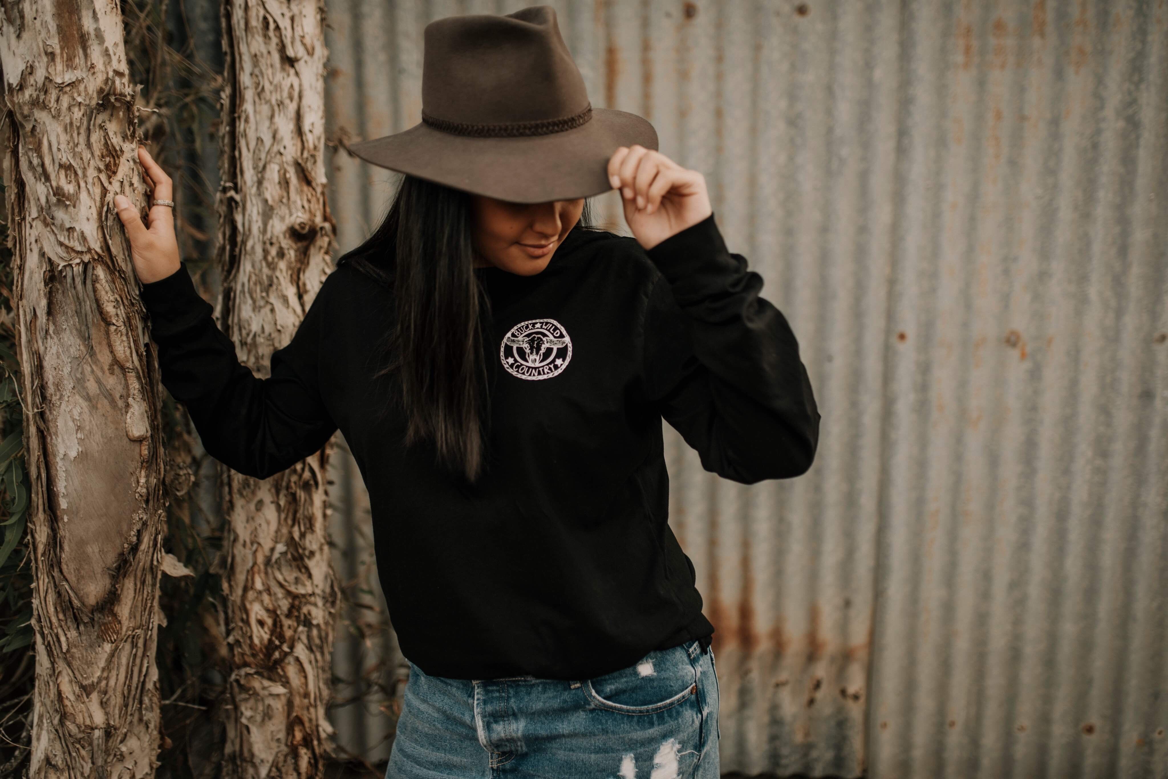 BLACK LONG SLEEVE BUCK WILD TEE