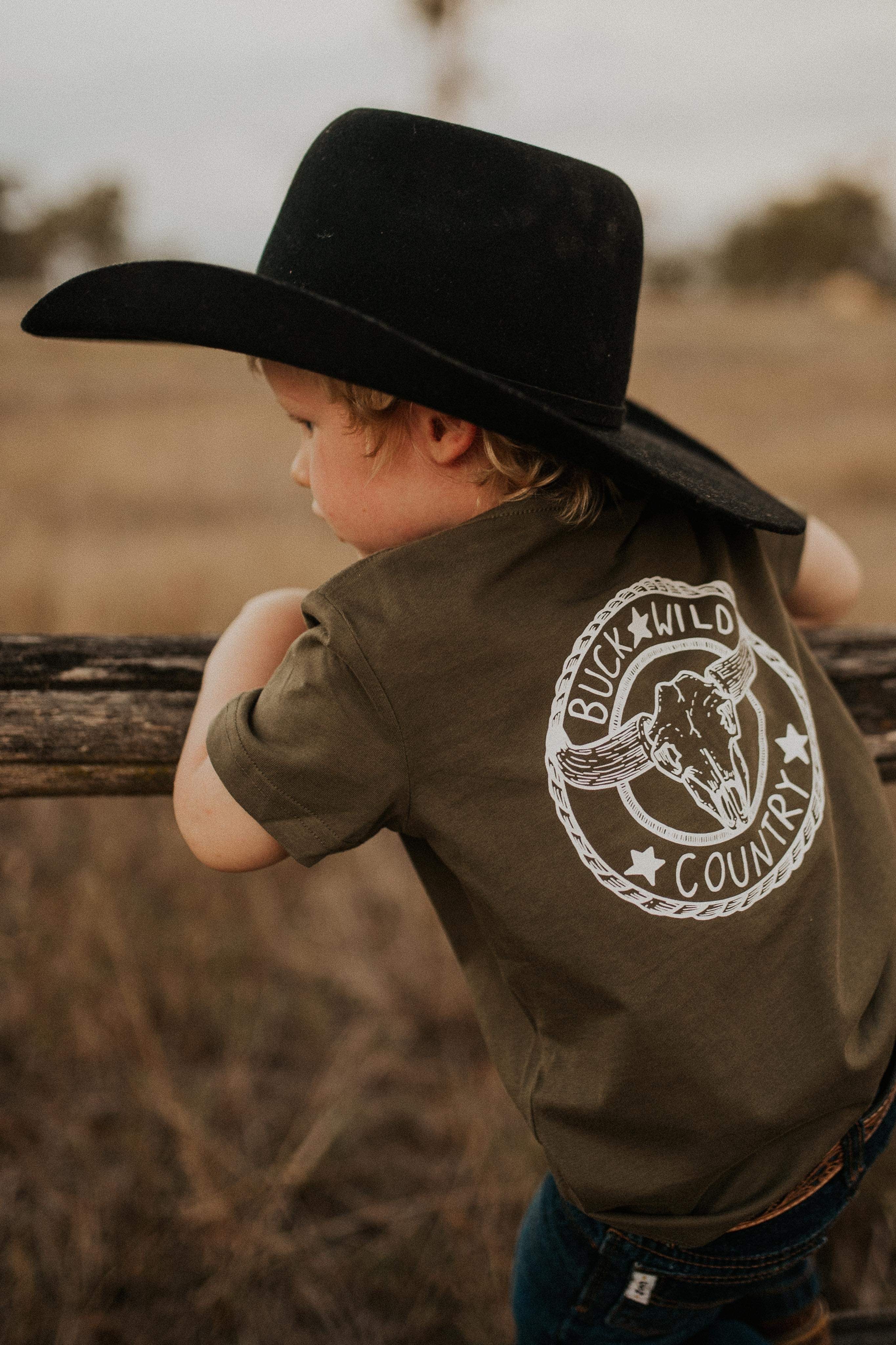KHAKI LITTLE BUCKS T-SHIRT