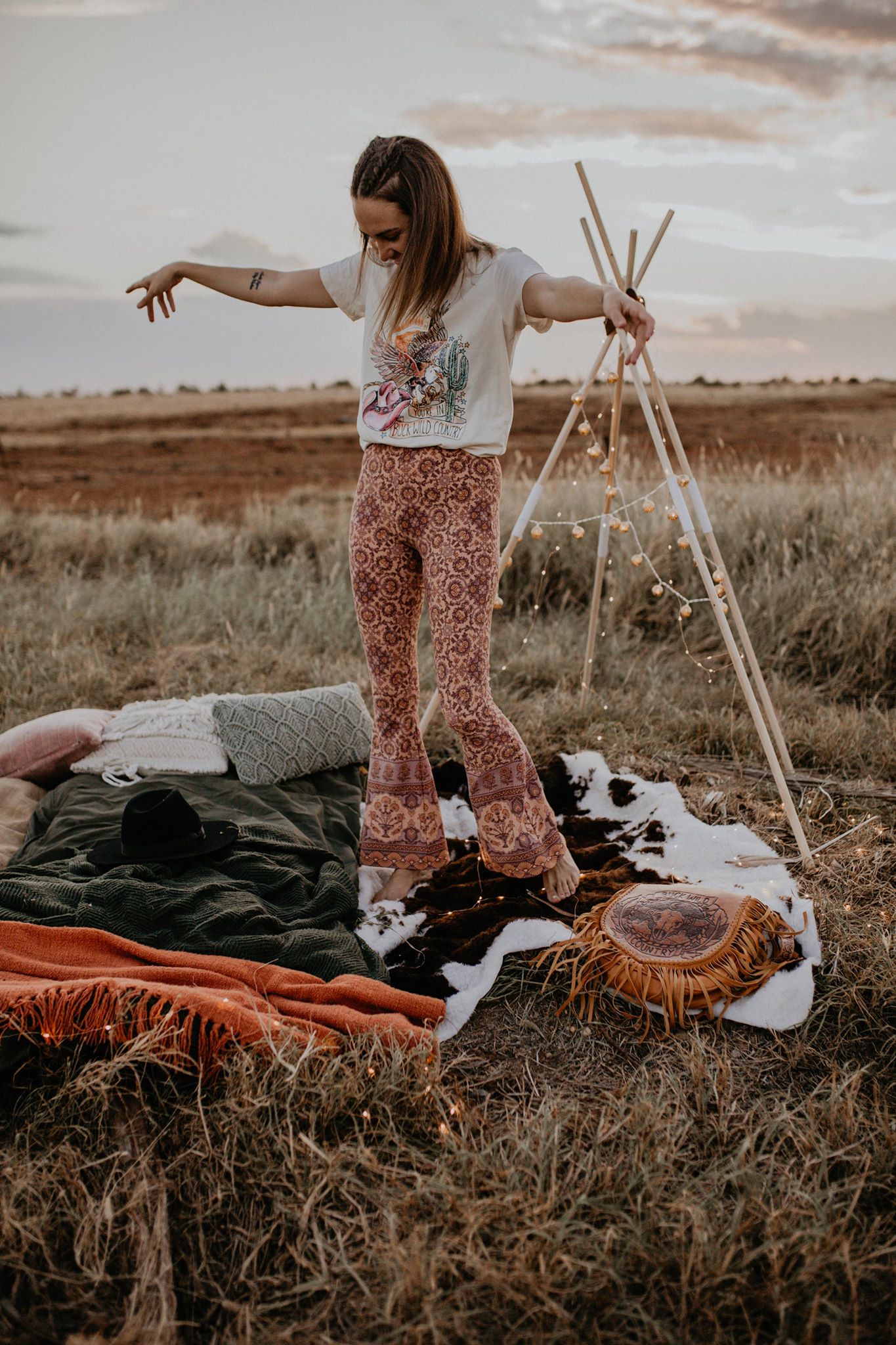 DESERT DREAMS NATURAL WHITE TEE